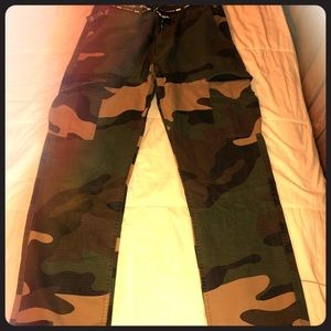 Dgk cargo camo pants